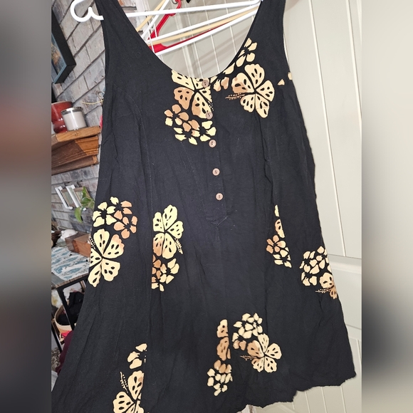 Dresses & Skirts - Sleeveless Hawaiian Print Dress